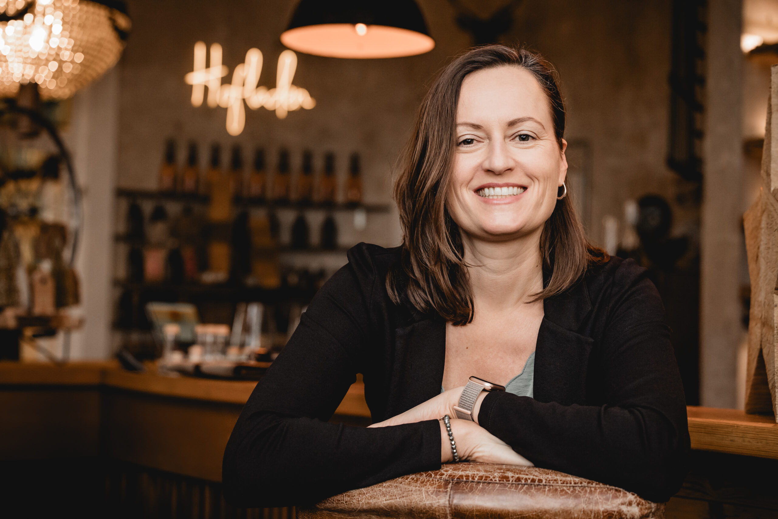 Britta Sojka im schwarzen Blazer